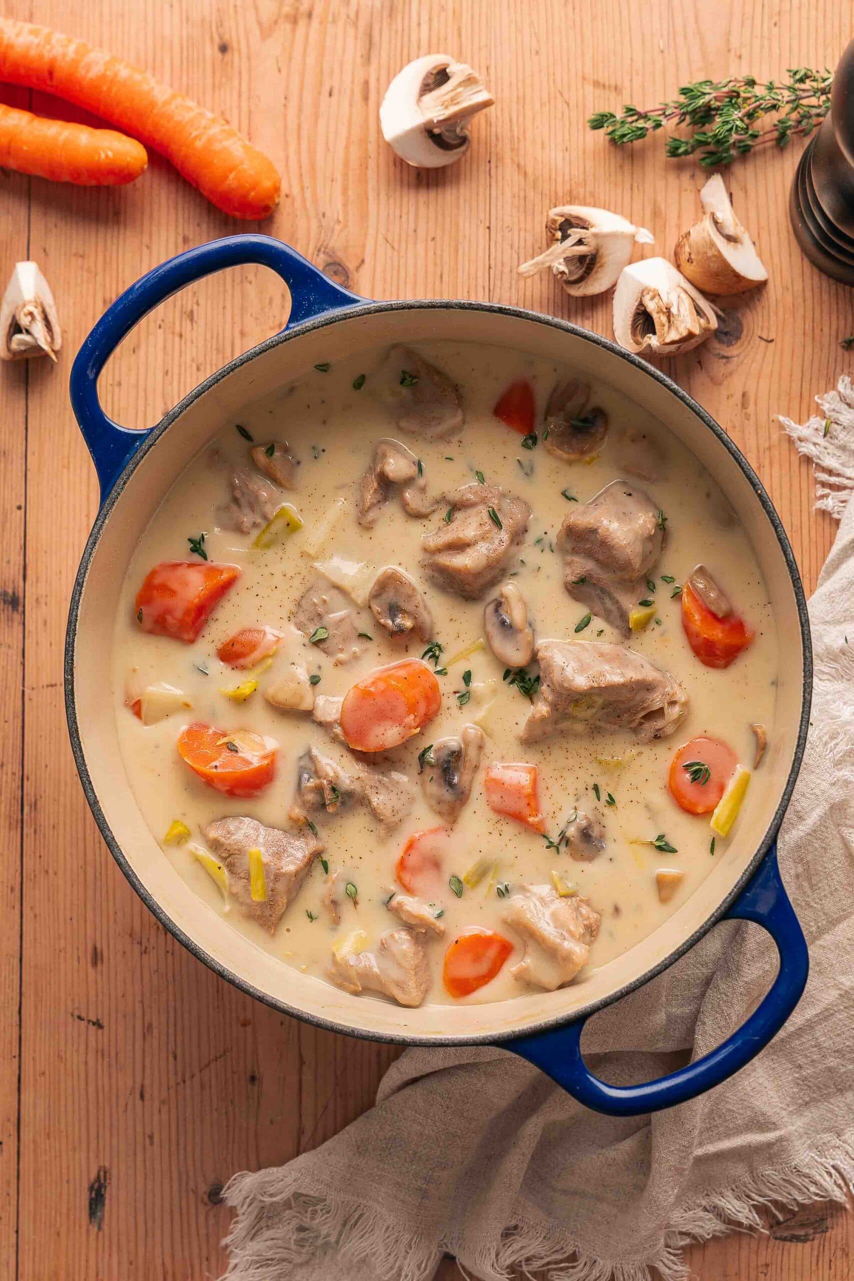 Blanquette de Veau in cream sauce with pearl onions